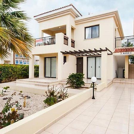 Beautiful 2-Bedroom Apartment - Great Location Paphos Extérieur photo