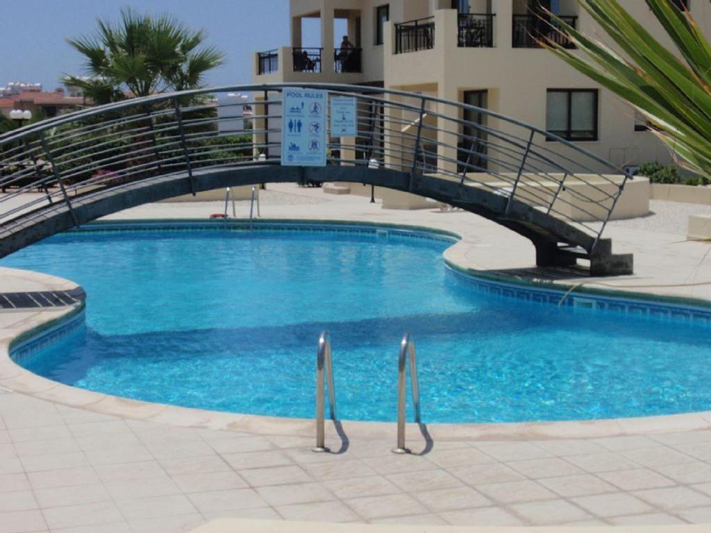 Beautiful 2-Bedroom Apartment - Great Location Paphos Extérieur photo
