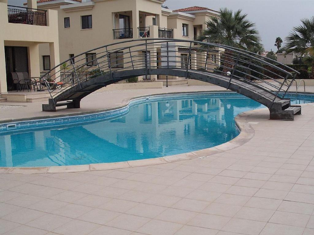 Beautiful 2-Bedroom Apartment - Great Location Paphos Extérieur photo