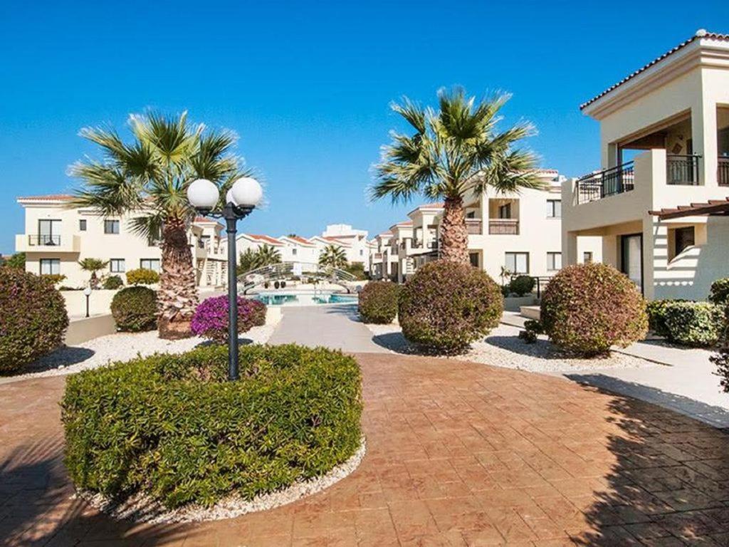 Beautiful 2-Bedroom Apartment - Great Location Paphos Extérieur photo