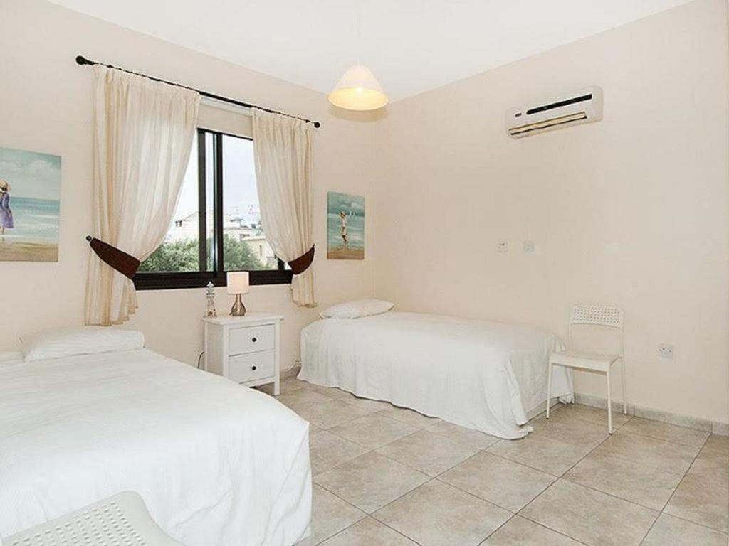 Beautiful 2-Bedroom Apartment - Great Location Paphos Extérieur photo